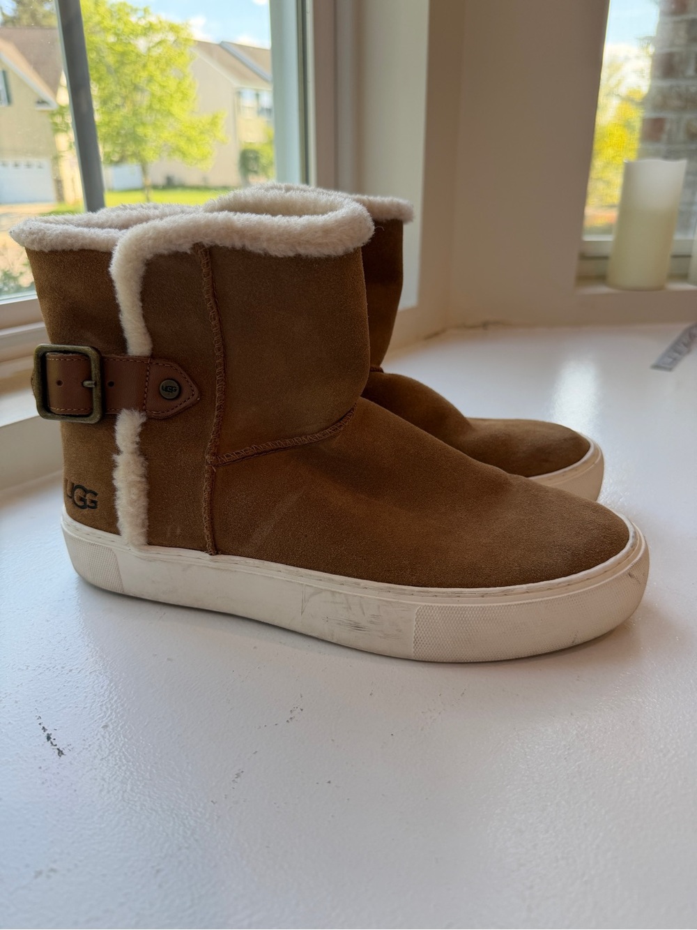UGG Aika in Chestnut Brown Suede Wool Lined Platform Buckle Boots Size 9